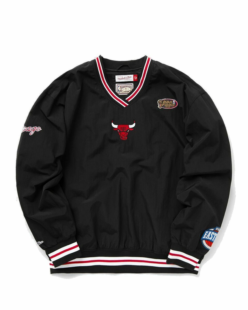 Photo: Mitchell & Ness Nba Classic Nylon Pullover Vintage Logo Chicago Bulls Black - Mens - Sweatshirts/Team Sweats