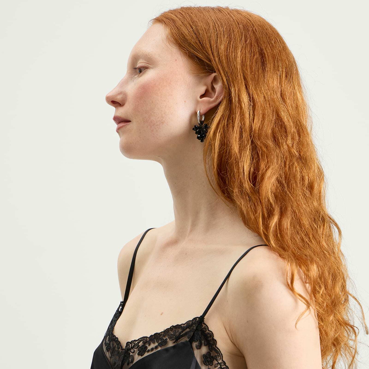 Simone Rocha Women's Frond Hoop Earrings in Jet 