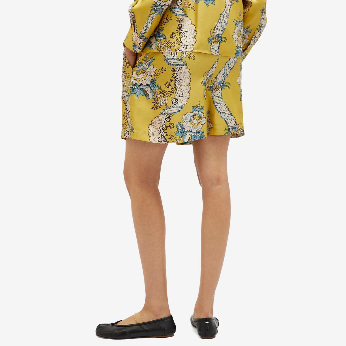 Weekend by Max Mara Women's Short Trouser in Yellow