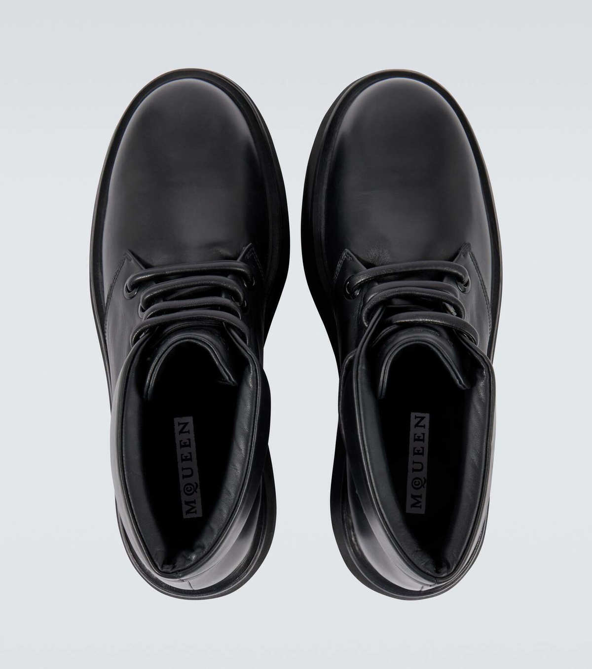 【関税込み】McQueen ブラック Sofa チェルシーブーツ Alexander McQueen Sofa Chelsea Boots | Black | FARFETCH
