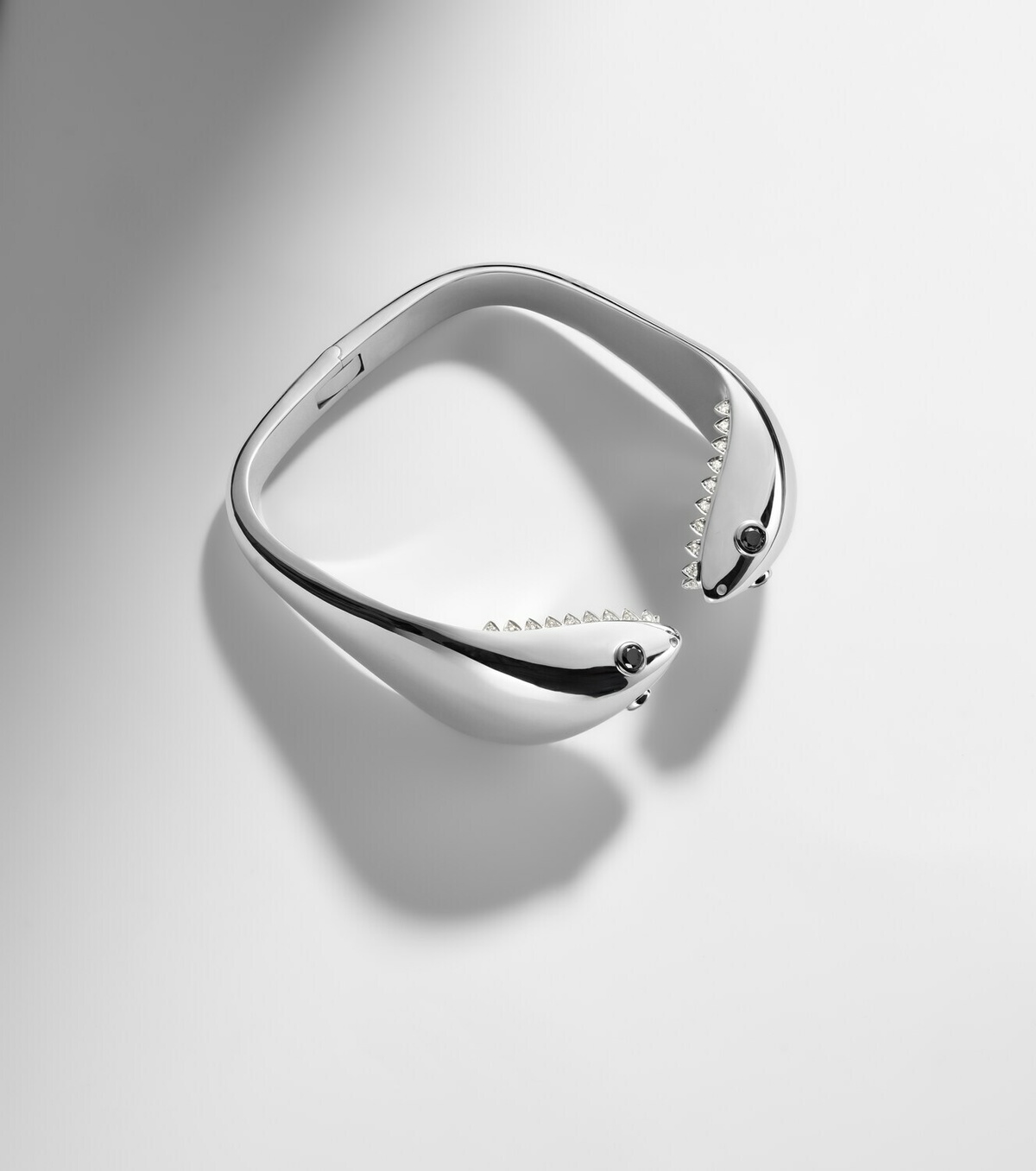 Yvonne Léon Requin 9kt white gold bangle with diamonds