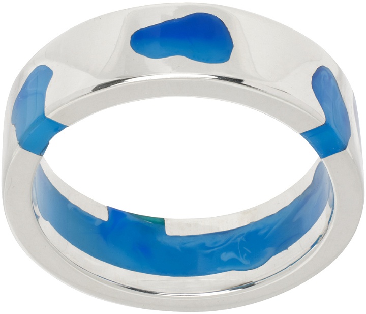 Photo: Ellie Mercer SSENSE Exclusive Silver & Blue Classic Band Ring
