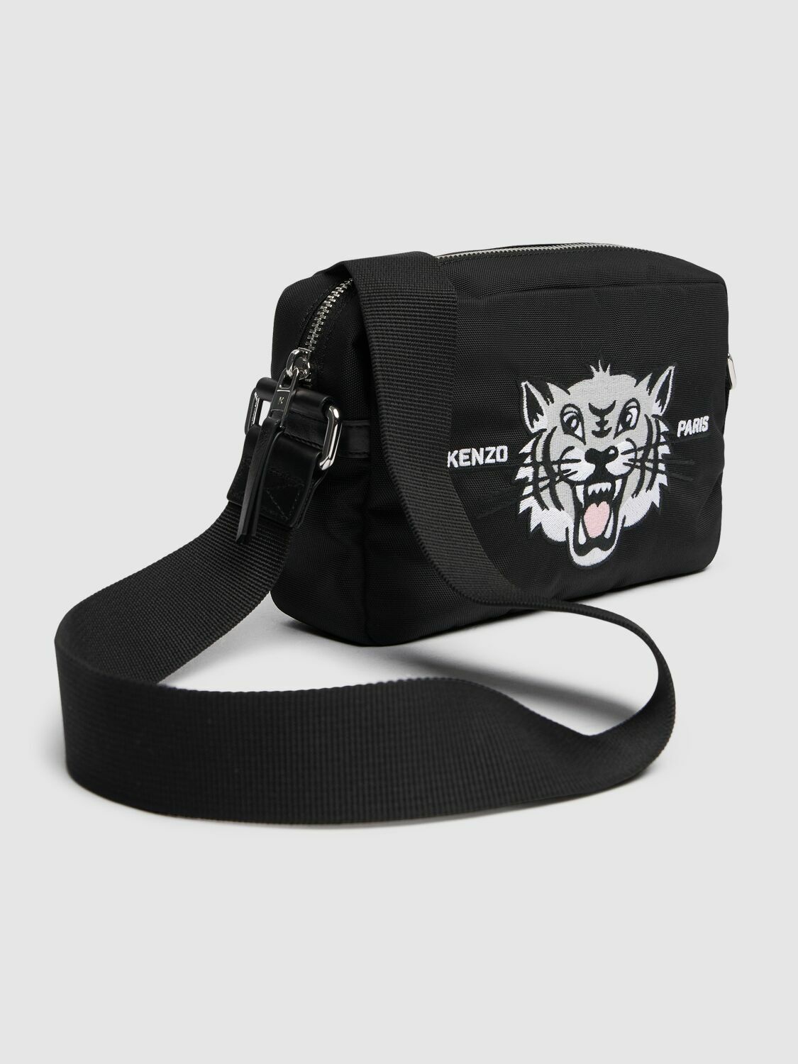 美品 KENZO Tigre 'Kampus ボディバッグ　タイガー　レザー　黒 KENZO ケンゾー ボディバッグ 5SF305 L49 BELT BAG メンズ