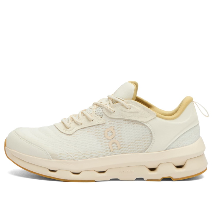 Photo: ON Women's Cloudze Mo Sneaker in Ivory/Putty