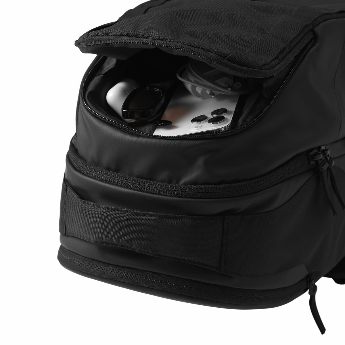 Db Journey Skateboarding Pro Travel Pack - 65L in Black Out 
