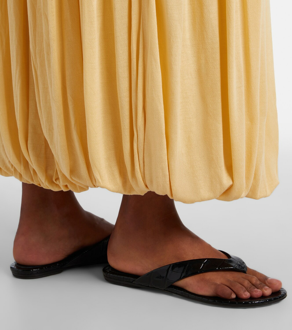 Le Monde Béryl Croc-effect leather thong sandals