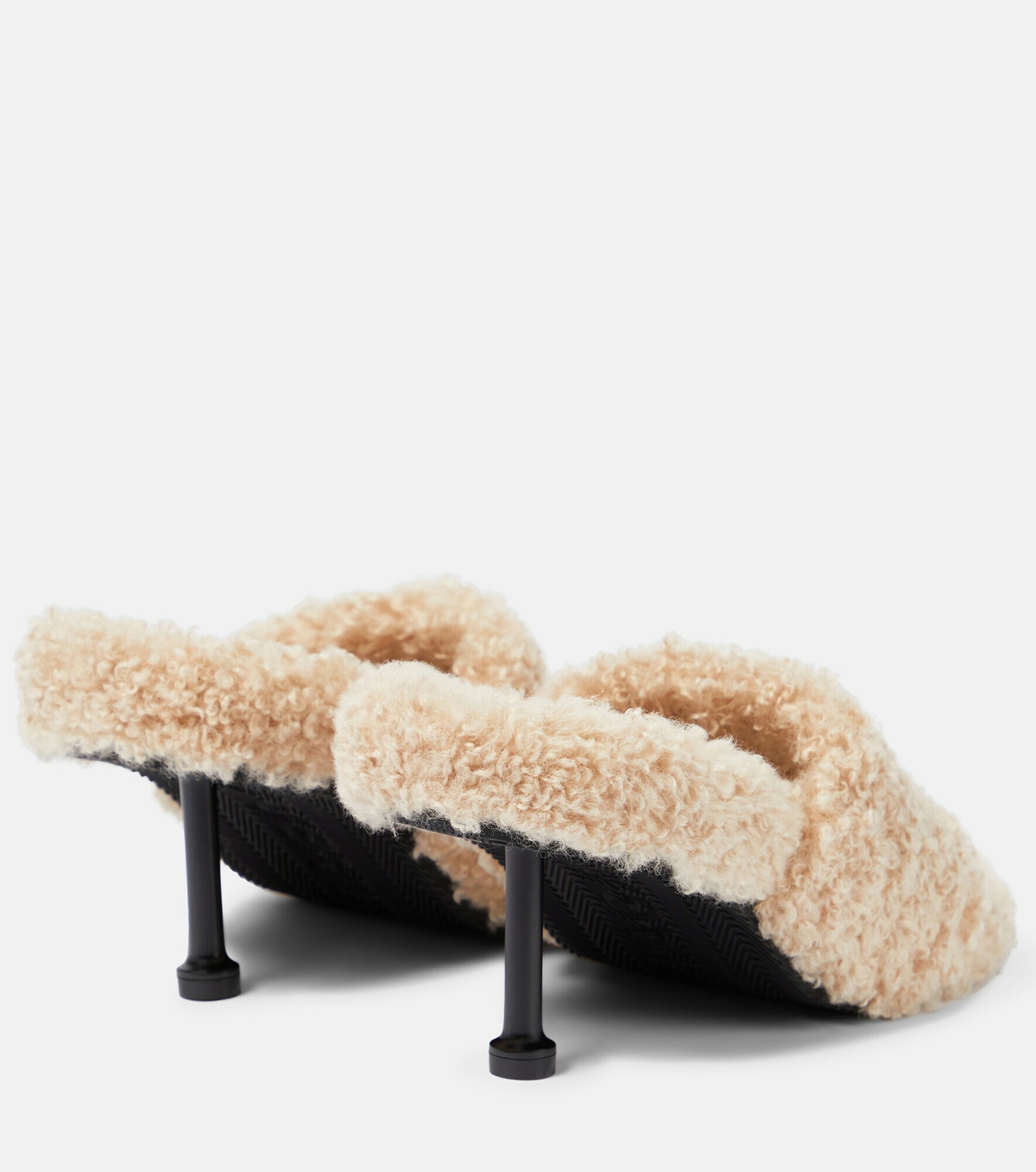 FURRY SLIDES IN BEIGE CURLY SHEARLING