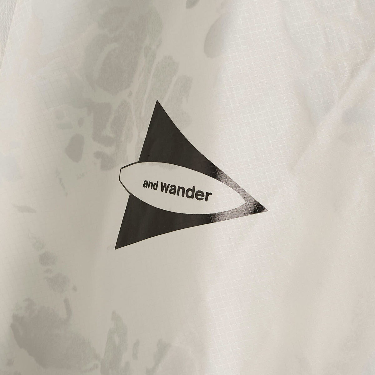 END. x and wander 3L Print Poncho in L.Grey 
