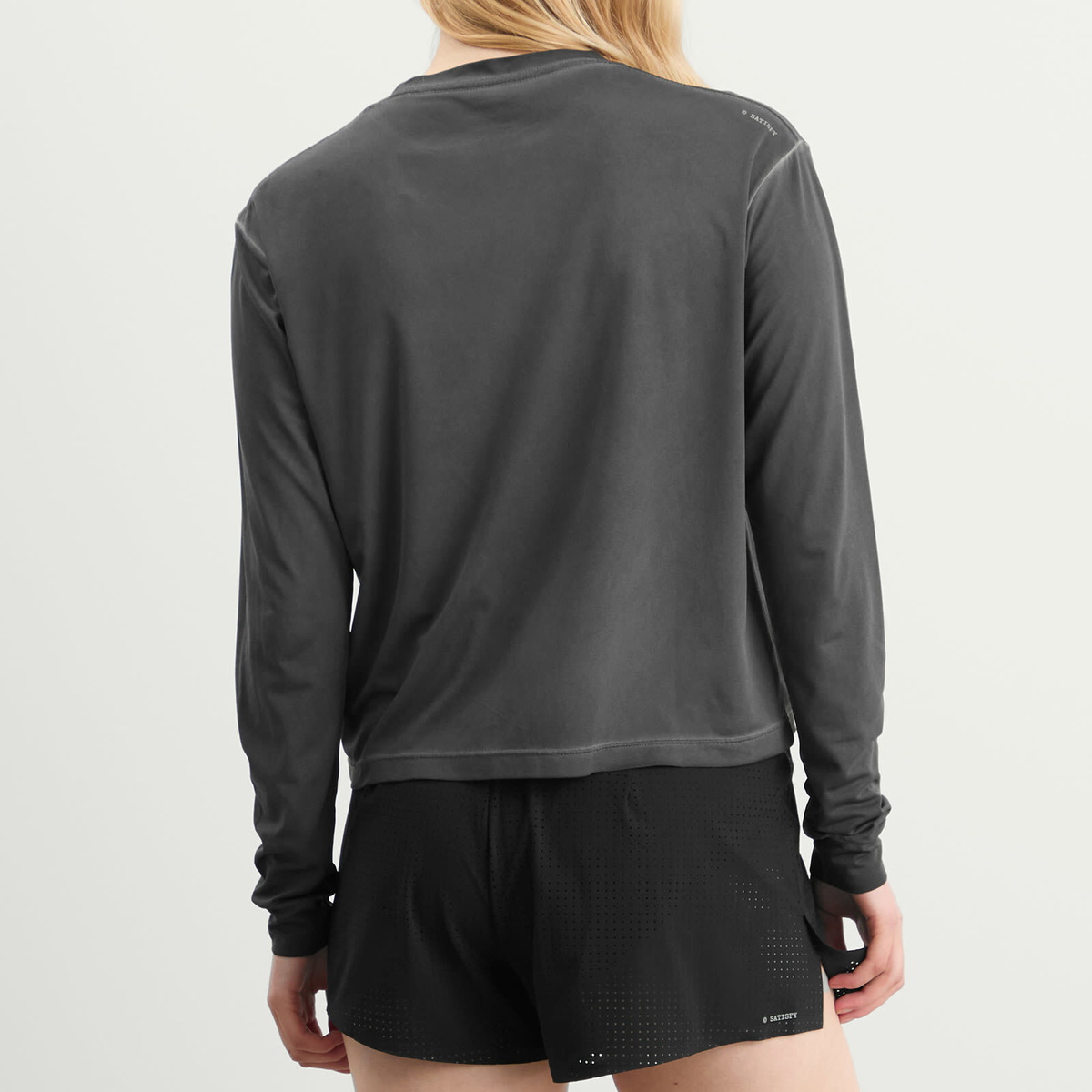 Satisfy Women's Auralite Long T-Shirt in Pigment Black