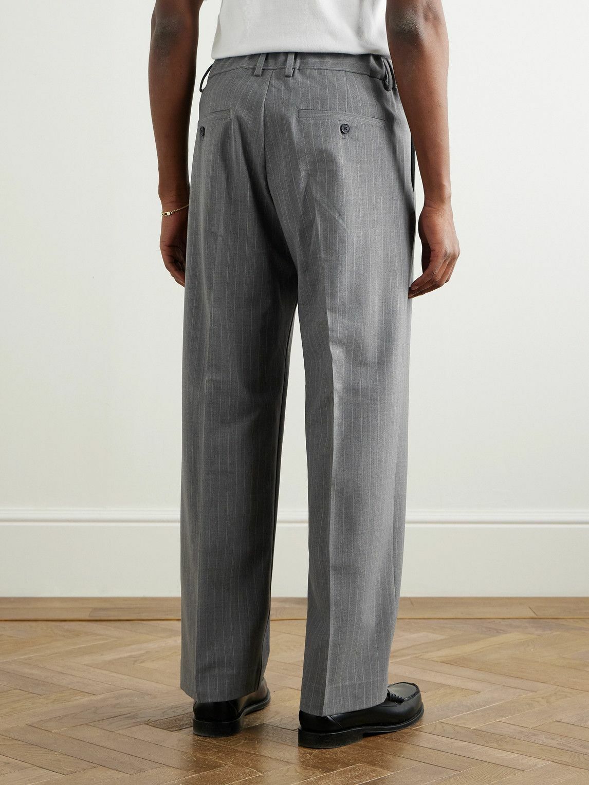 NN07 - Kay 1088 Tapered Pleated Pinstriped Recycled Woven Trousers
