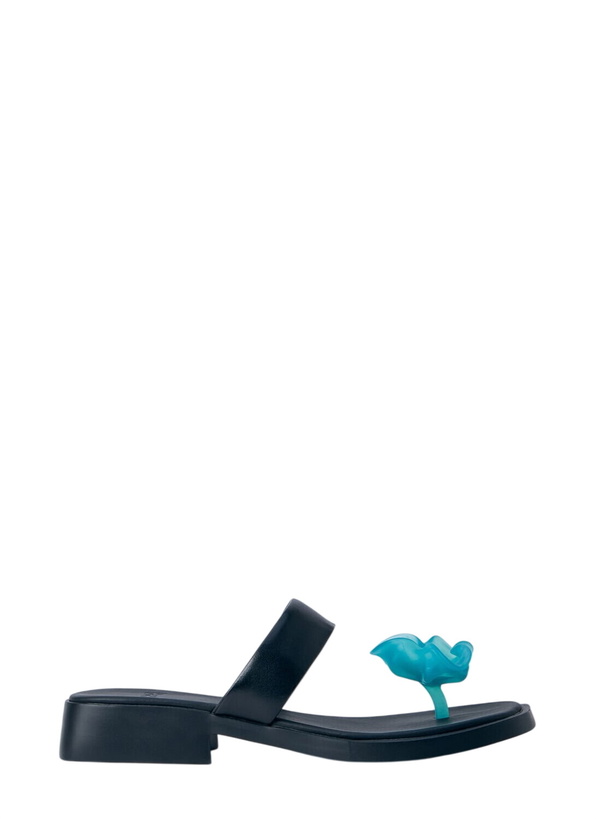 Photo: CAMPER Sculptural Toe Ring Sandals