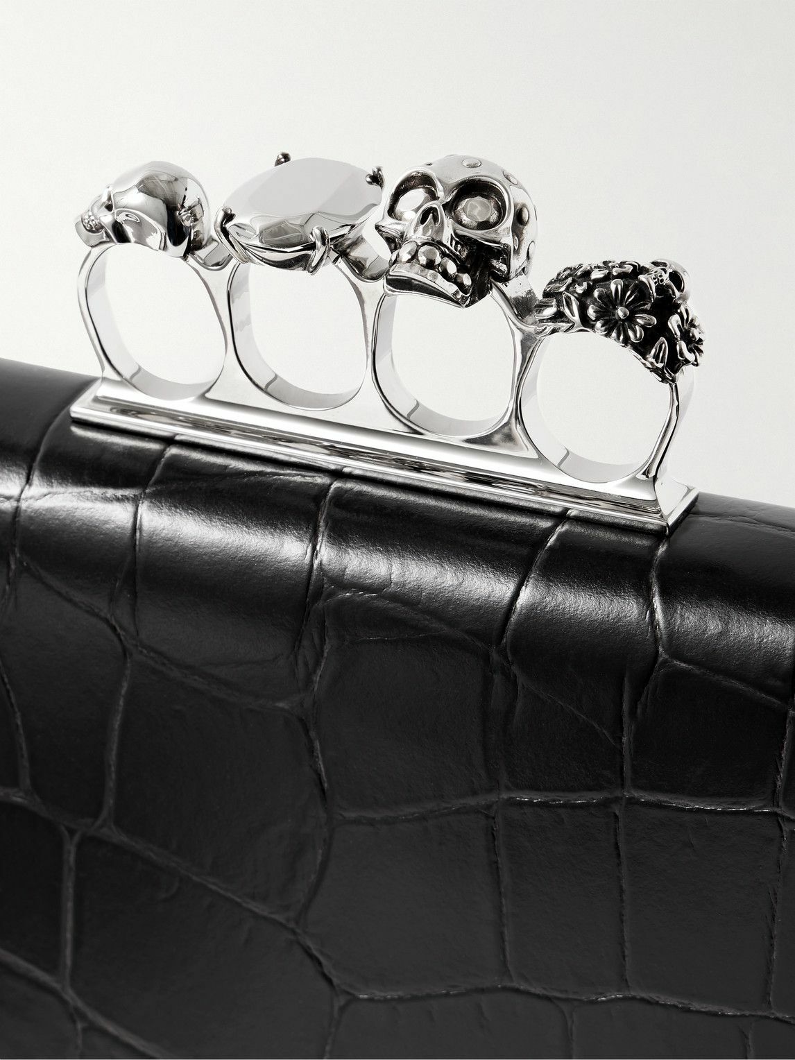 【ALEXANDER MCQUEEN】The Knuckle Embellished Messenger Bag Alexander McQueen The Knuckle Messenger Bag | Black | FARFETCH