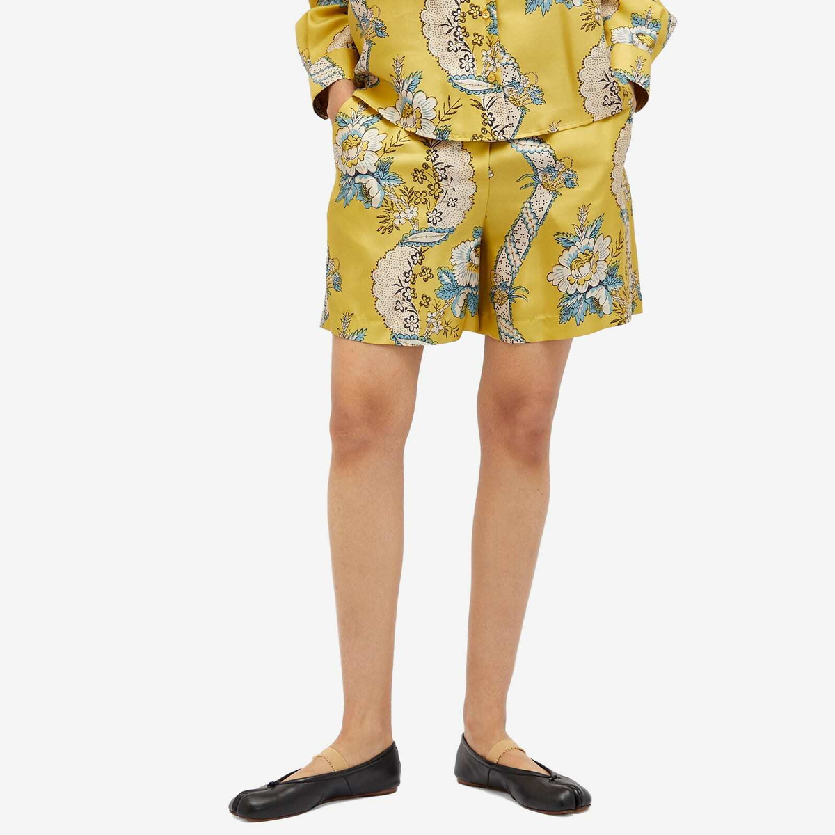 Weekend by Max Mara Women's Short Trouser in Yellow