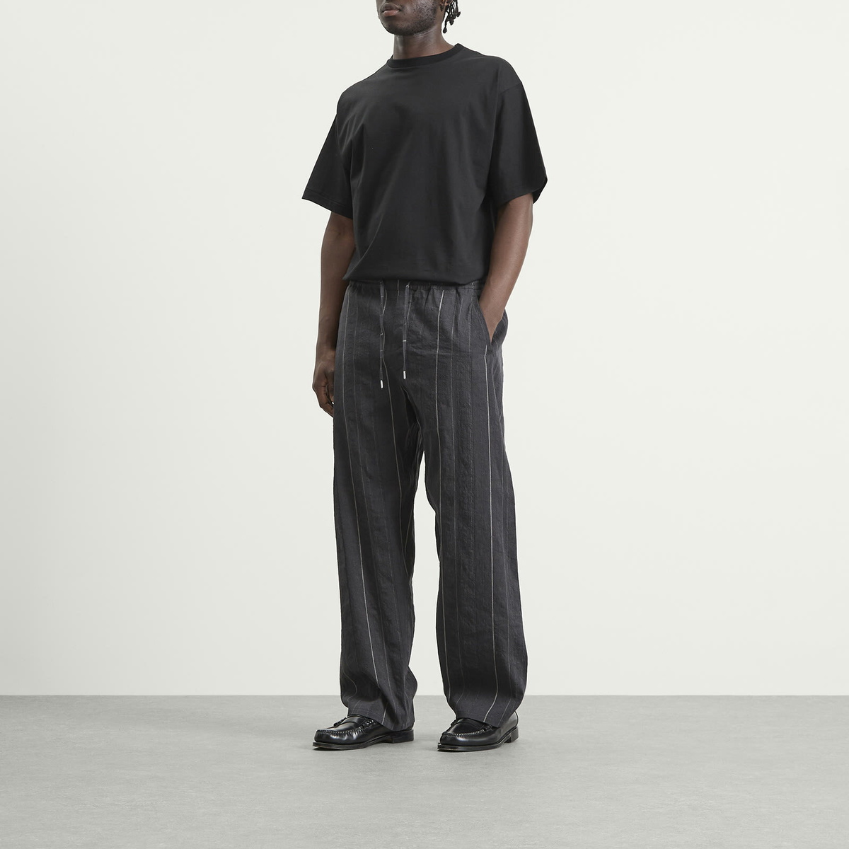 A Kind of Guise Men's Samurai Trousers in Black Chalk Stripe
