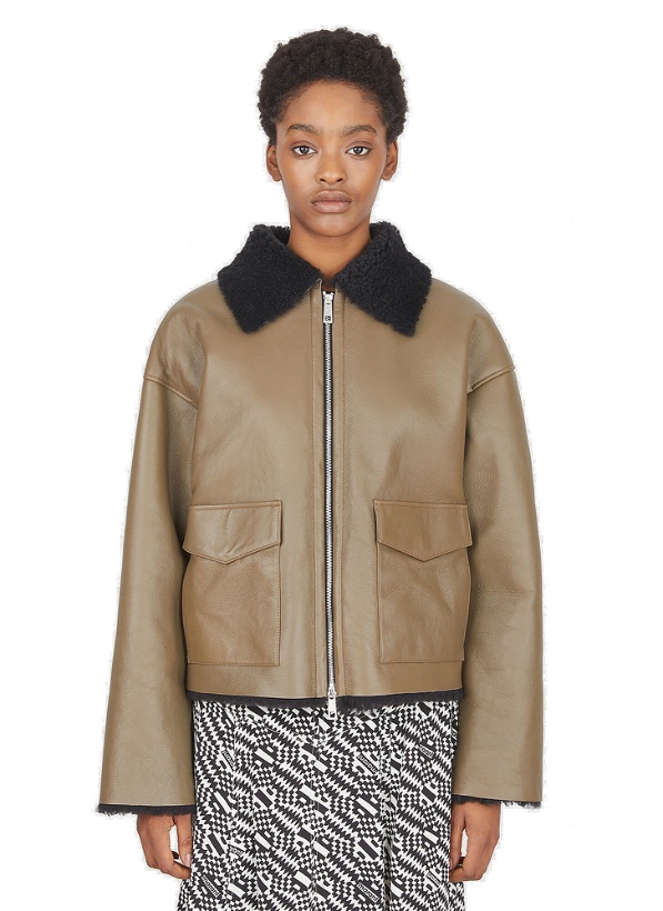 Photo: Cropped Chilling Jacket in Beige