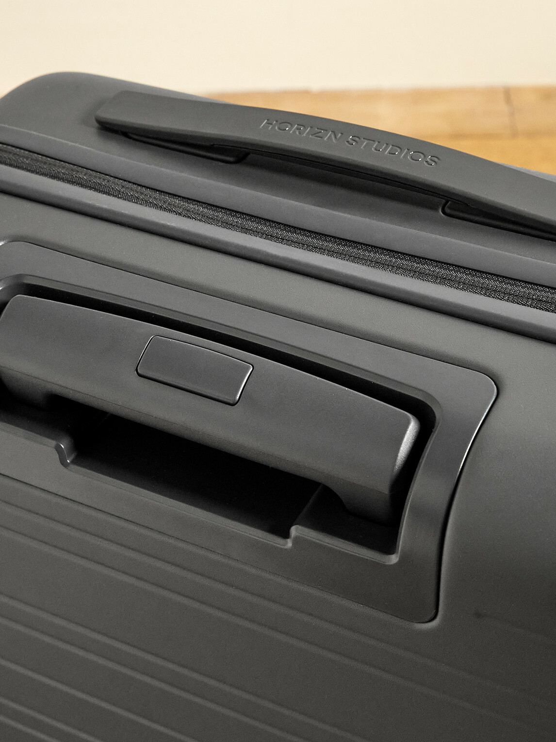 Horizn Studios - H5 RE Hardshell Cabin Suitcase
