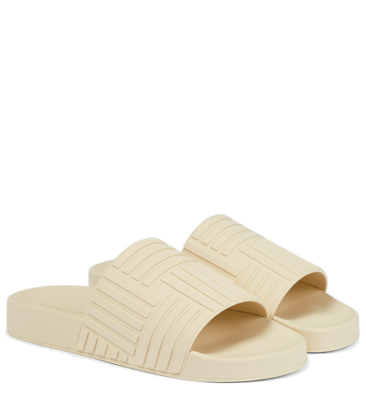【BOTTEGA VENETA】Rubber Slide/追跡+関税+全国送料込み Bottega Veneta - Slider embossed rubber slides Bottega Veneta