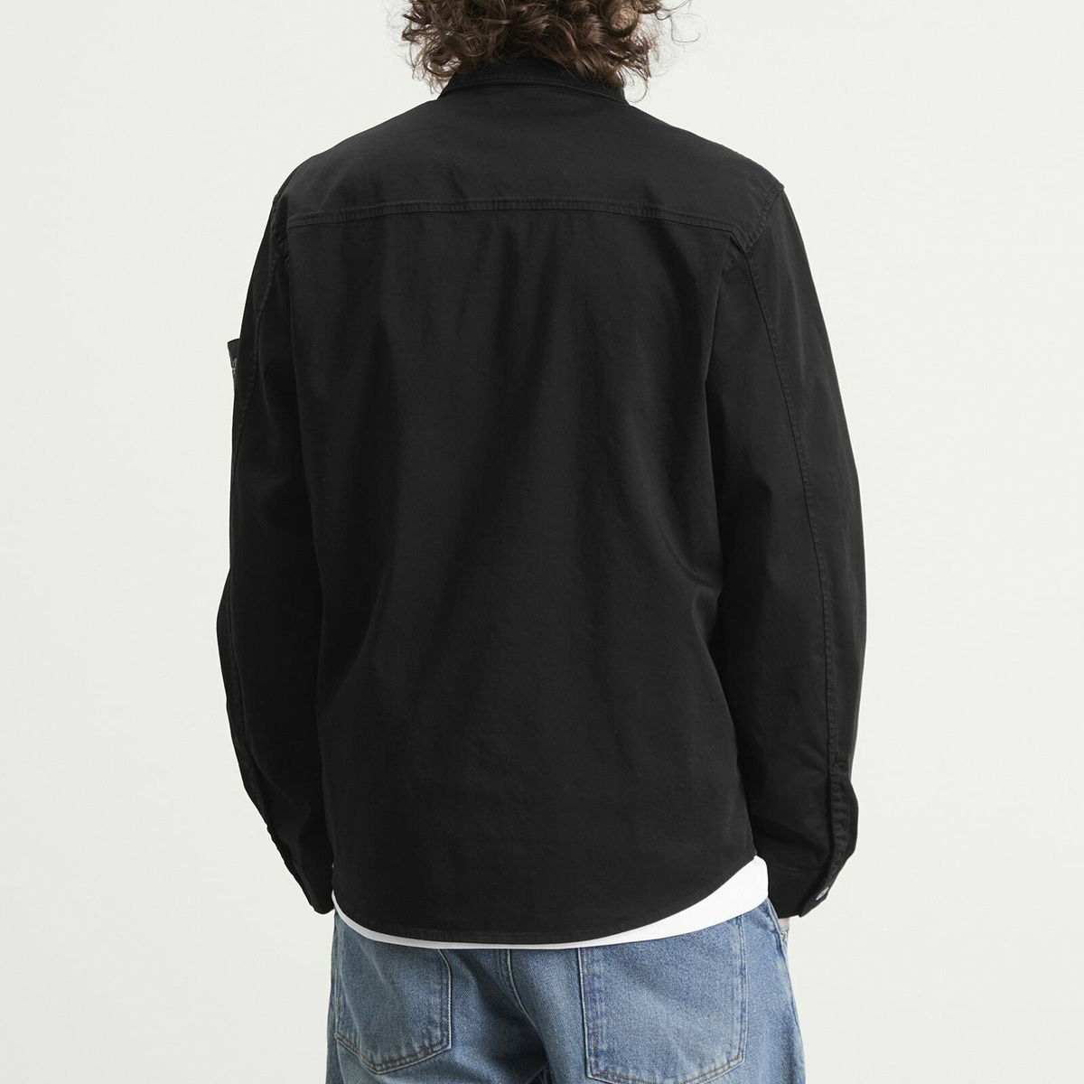 STONE  ブラックジップアップシャツ Stone Island Men's Organic Cotton Satin Zip Shirt Jacket in Black