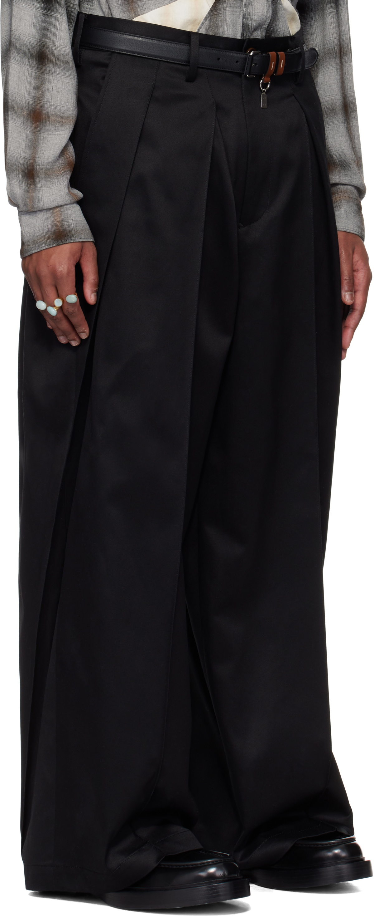 Khoki Black Pleat-Design Trousers