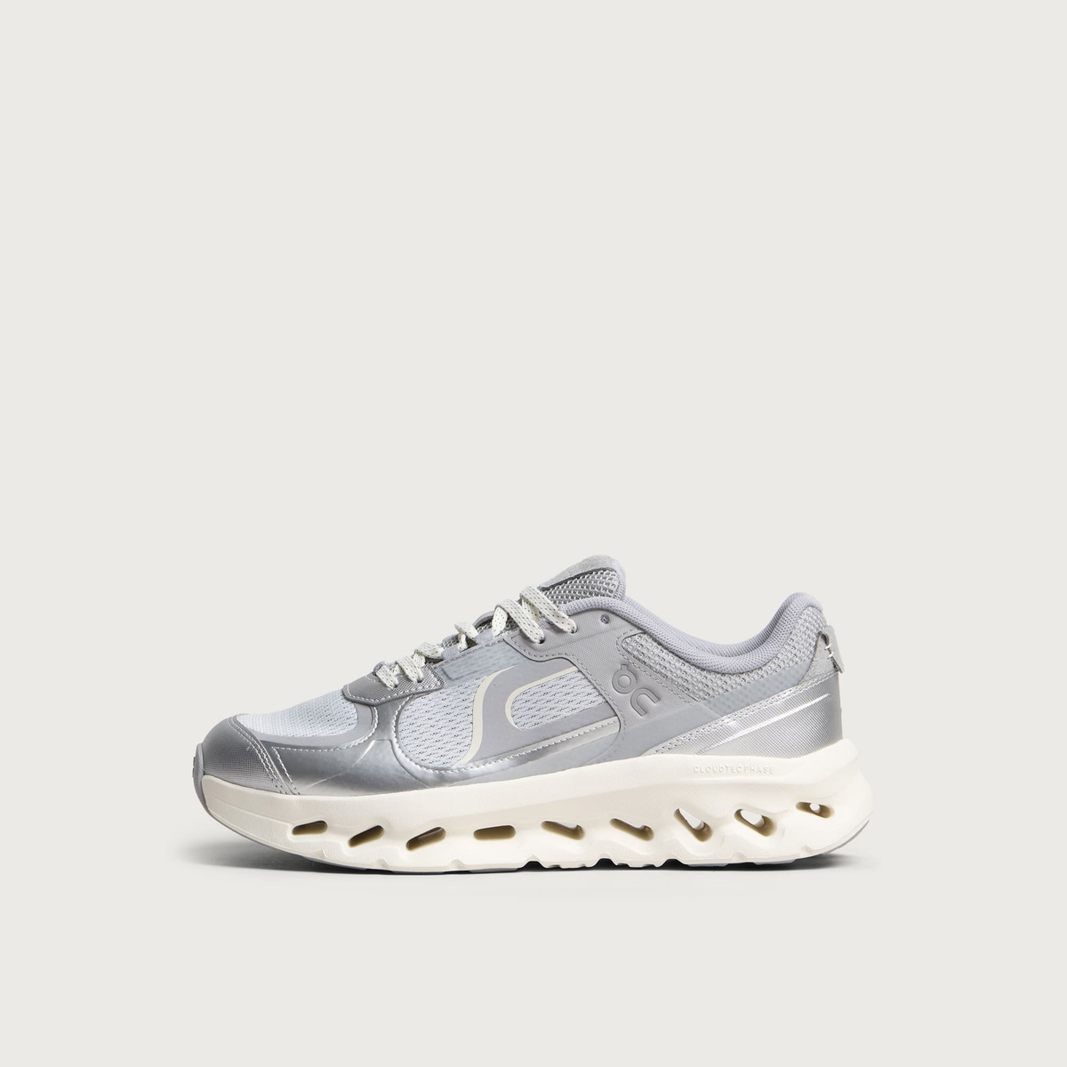 ON Men's Cloudtilt Arc Sneaker in Alloy/Ivory