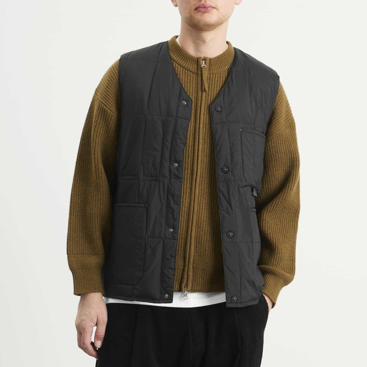 Taion Men's Work V-Neck Button Down Vest in Black