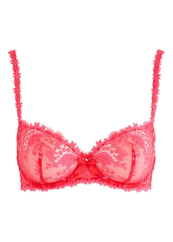 Photo: Simone PÉRÈLE Wish Lace Underwired bra Pink
