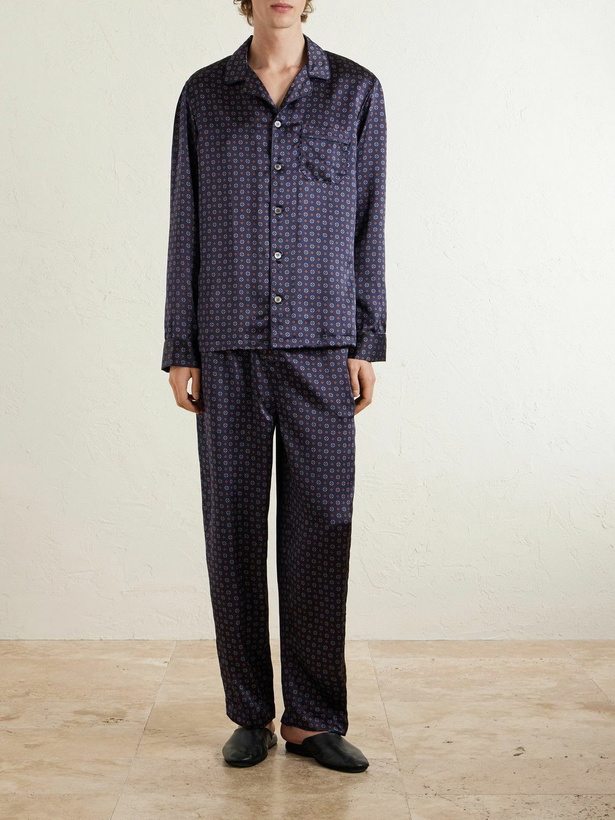 Photo: Derek Rose - Brindisi 127 Camp-Collar Printed Silk-Satin Pyjama Set - Blue