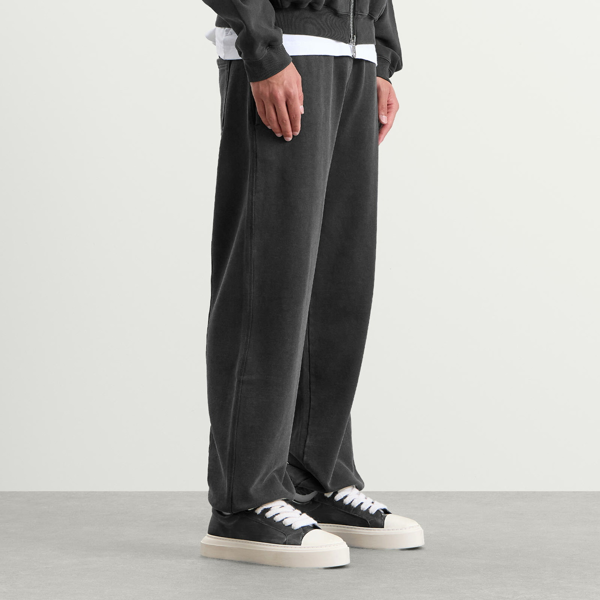 Cole Buxton Men's Mini Logo Sweatpants in Vintage Black