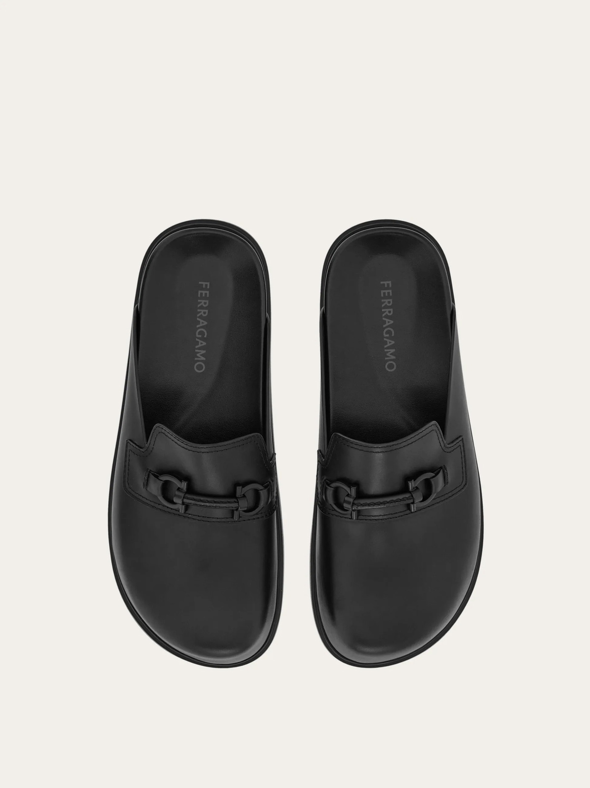 Ferragamo Mens Gancini ornament mule in Black
