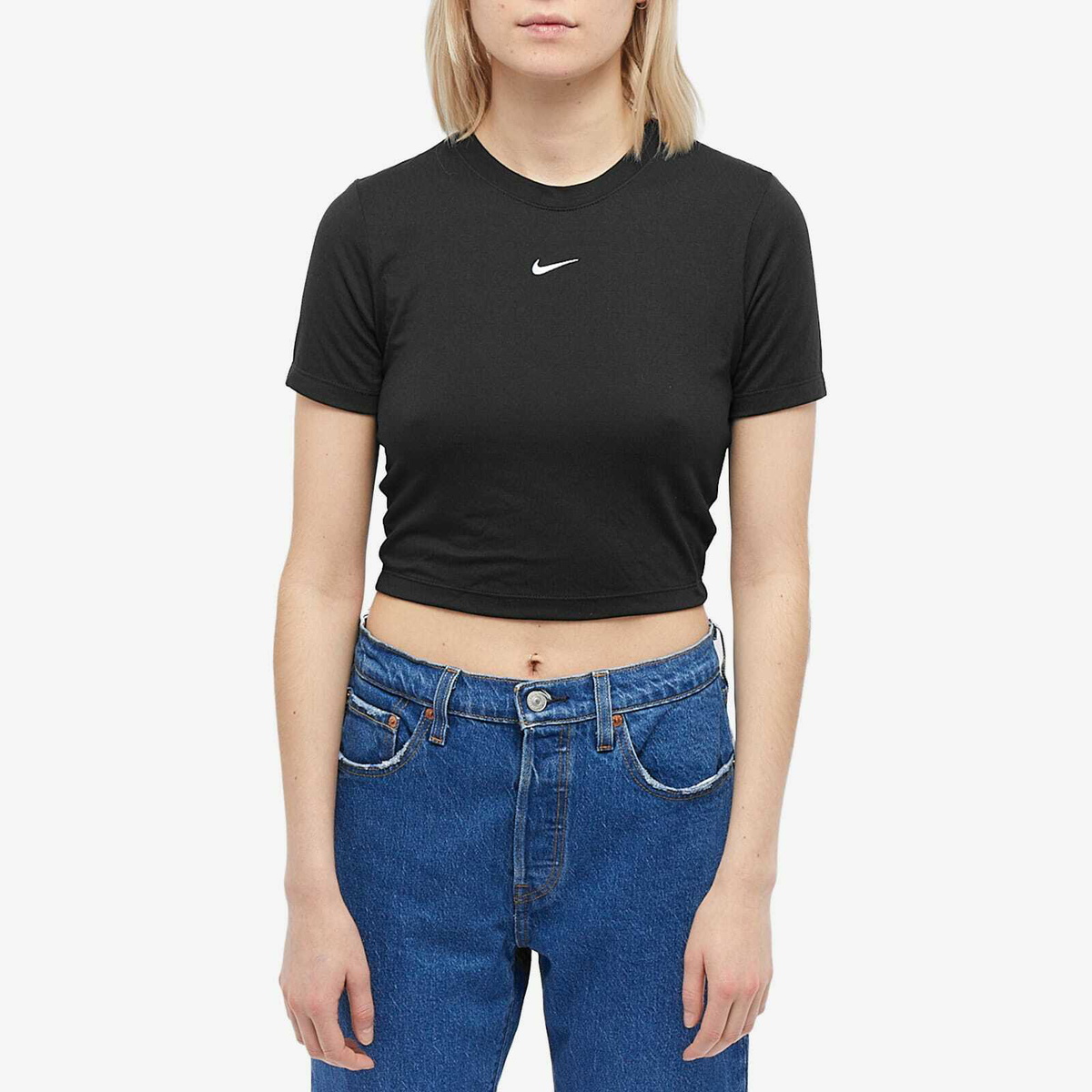 ★ Nike★ Sportswear Slim Crop T-shirt W Black HQ1710010 HQ Nike Women's Essential Slim Crop Swoosh T-Shirt in Black Nike