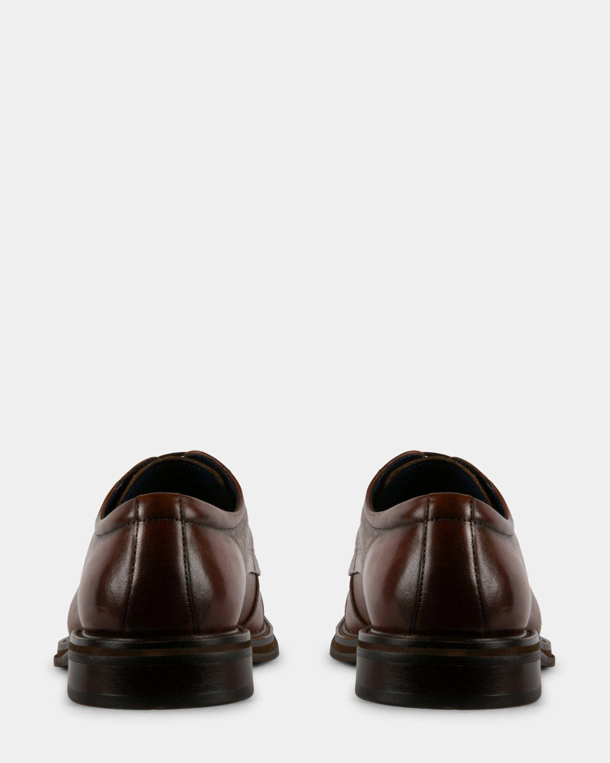 Steve Madden Stannis Dress Shoes in Tan