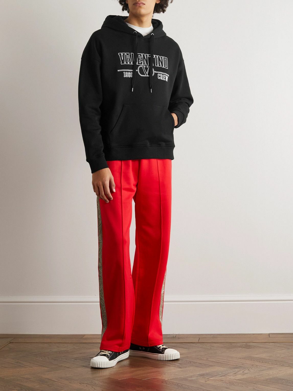 【関税込み】VALENTINO LOGO EMBROIDERY HOODIE Valentino Garavani メンズ's Logo Embroidered Hoodie