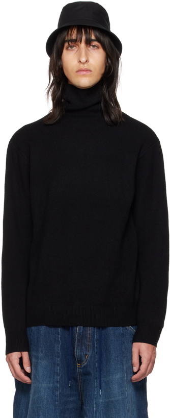 Photo: BEAMS PLUS Black Rib Turtleneck