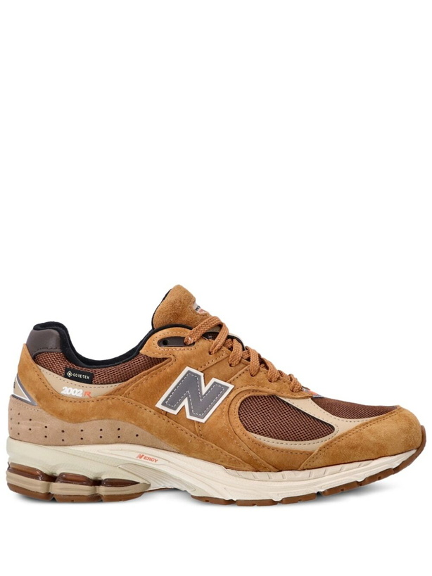 Photo: NEW BALANCE - M2002 Sneakers