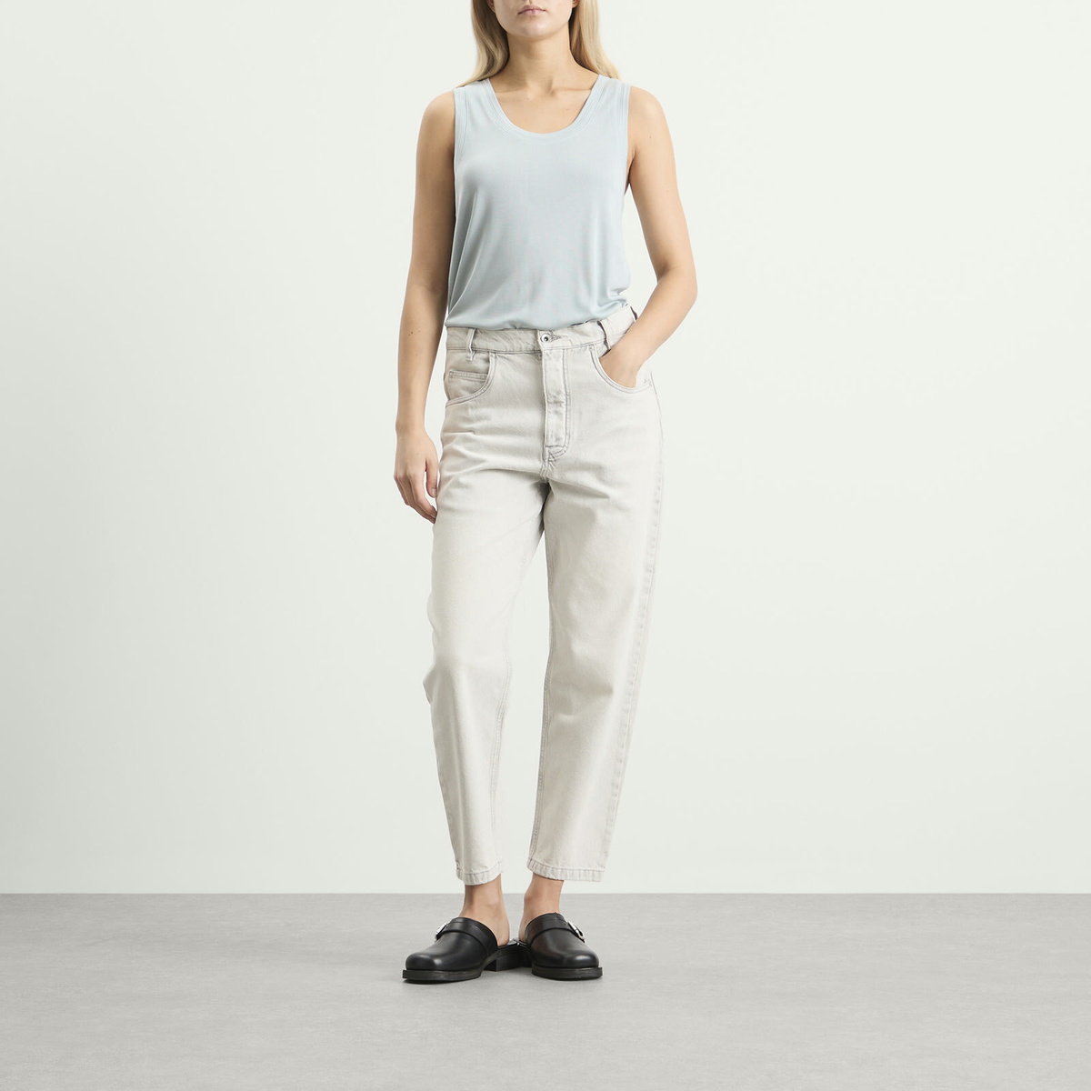 Studio Nicholson Women's Jura Carrot Leg Jean in Pumice