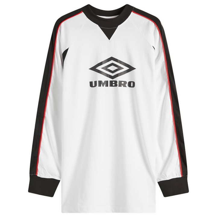 Photo: Umbro Panelled Long Sleeve Football Jersey in Brillant White