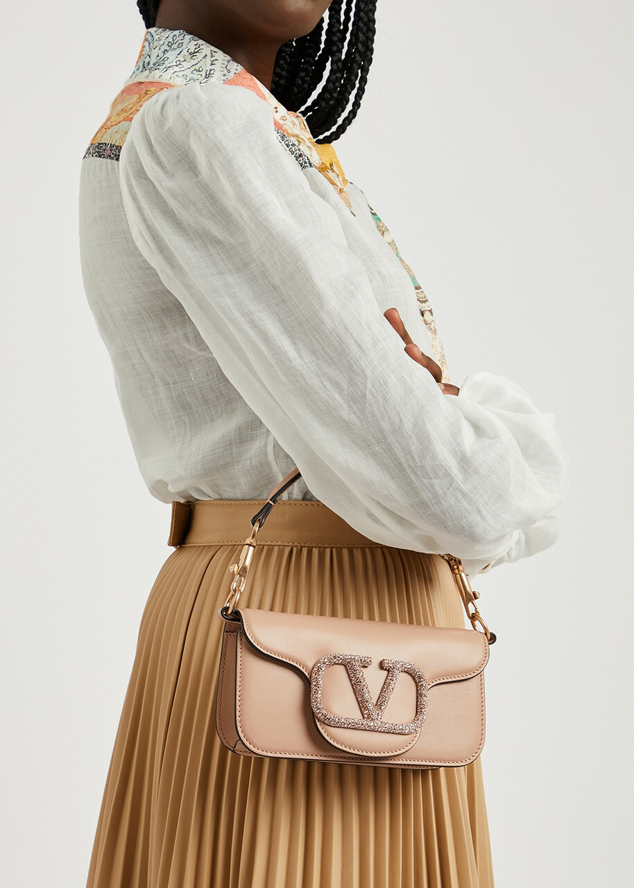 ショルダーバッグ・ポシェット Valentino Garavani Shoulder bags Beige Rockstud Small leather shoulder bag in beige - Valentino