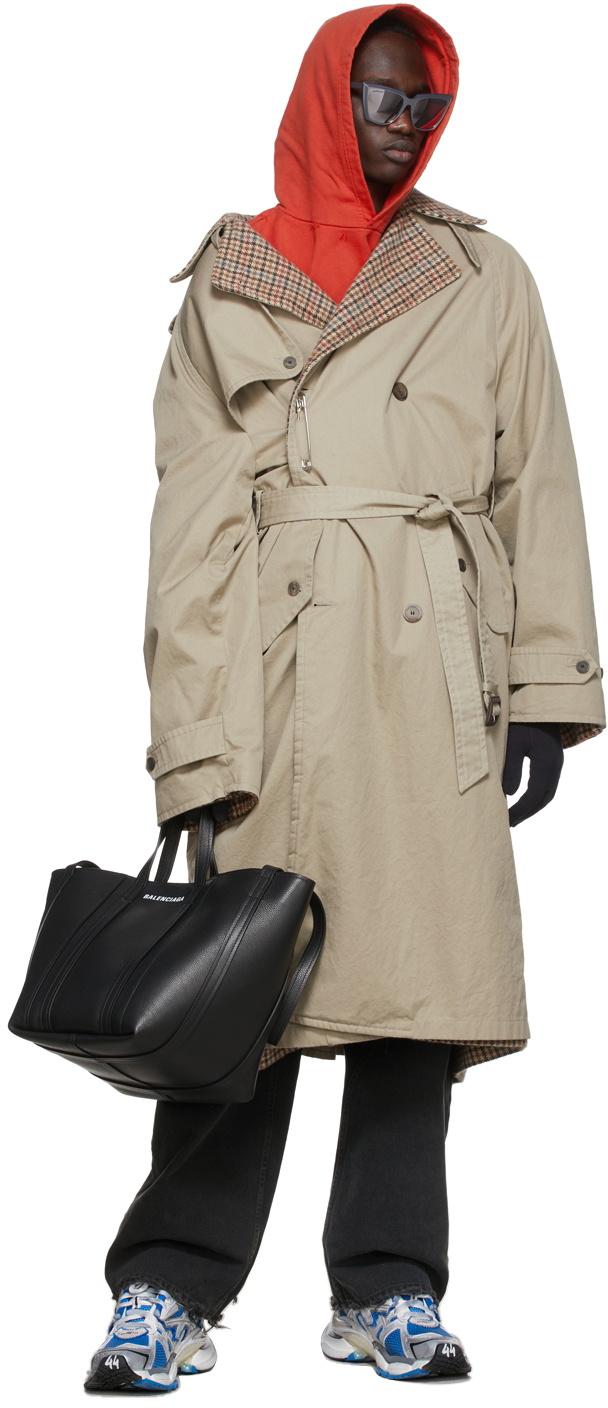 Shop BALENCIAGA 2022-23FW Men's reversible trench coat in beige