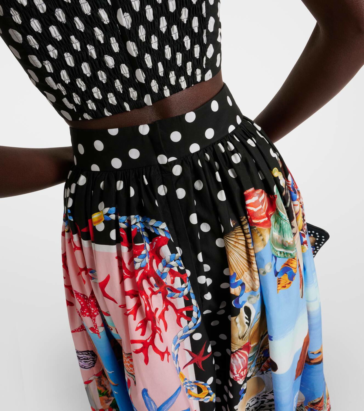 【関税＆送料込み】Dolce & Gabbana Printed Satin Skirt Dolce & Gabbana Satin Midi Skirt | Black | FARFETCH