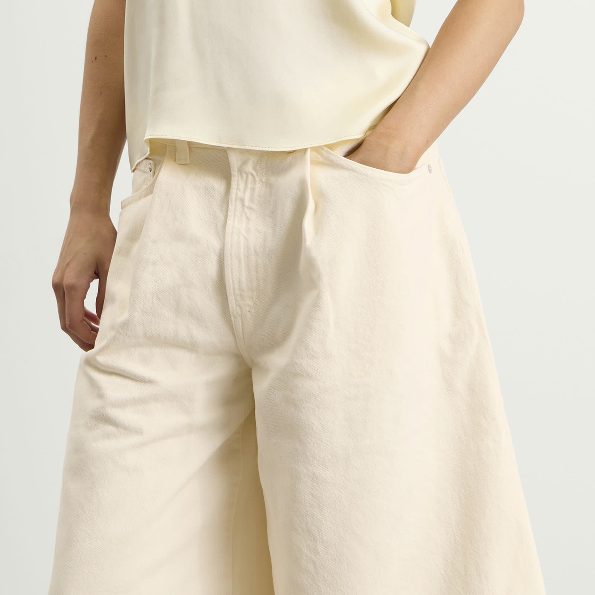 Agolde Women's 80'S Gaucho Short in Solar