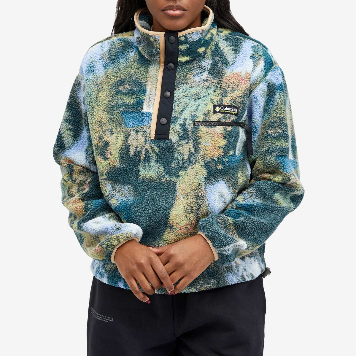 Columbia Women's Helvetic Cropped Half Snap Fleece in Napa Green