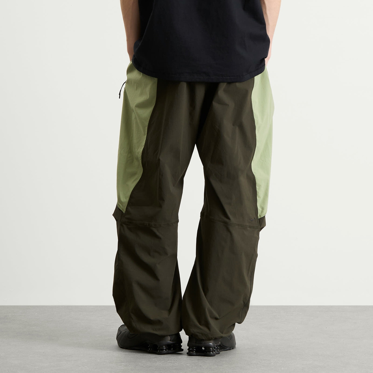 Nike Men's Tech Woven Pants in Sequoia/Green/Black