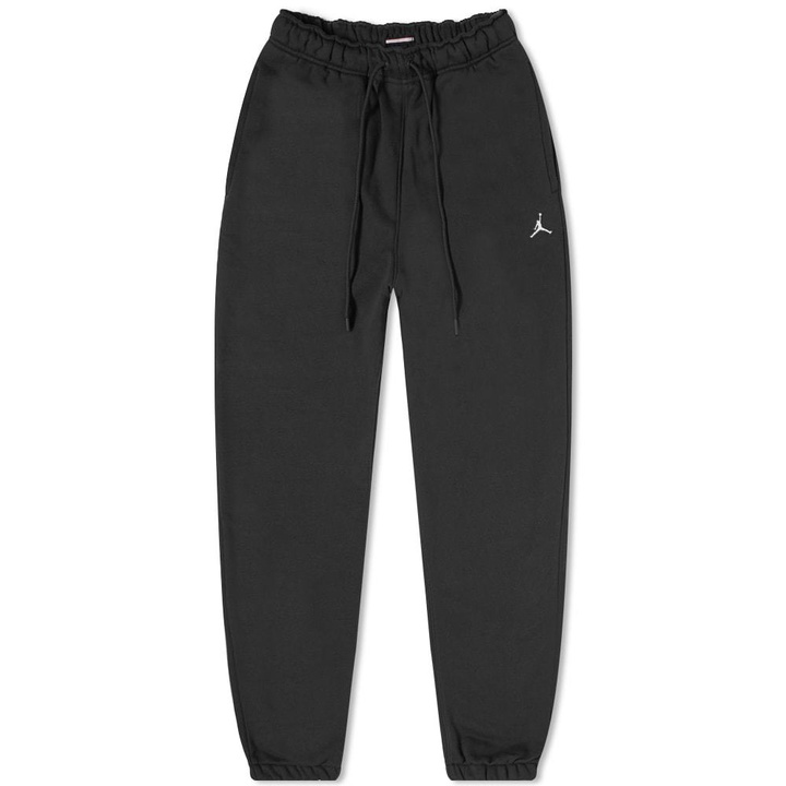 Photo: Air Jordan Essential Fleece Pant