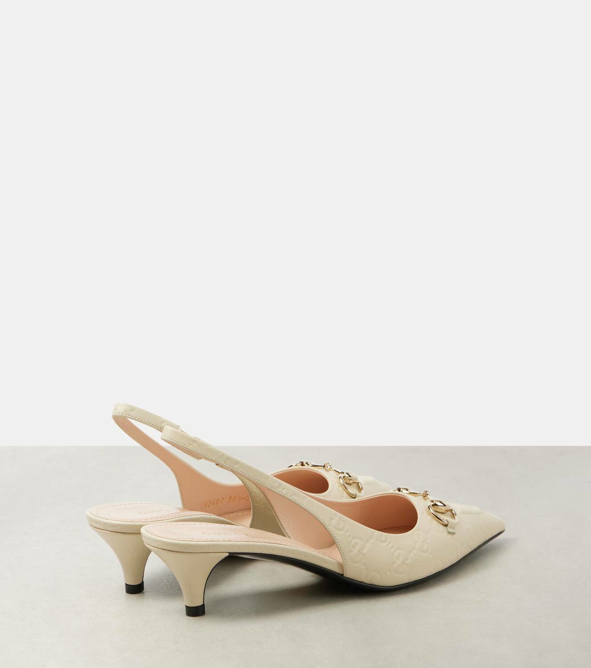 サンダル・ミュール GUCCI WERING 45 SLINGBACK Gucci Horsebit GG 45 leather slingback pumps Gucci