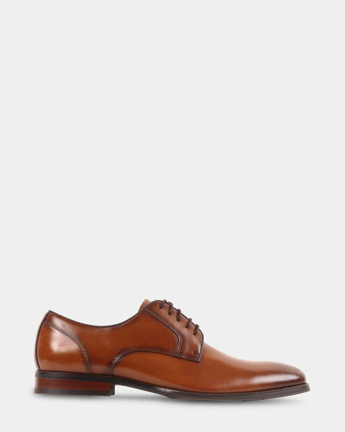 Steve Madden Kruise Dress Shoes in Tan