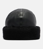 Toteme Shearling-trimmed leather hat