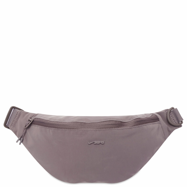 Photo: Nike Women's x SKIMS Fannypack in Armor 