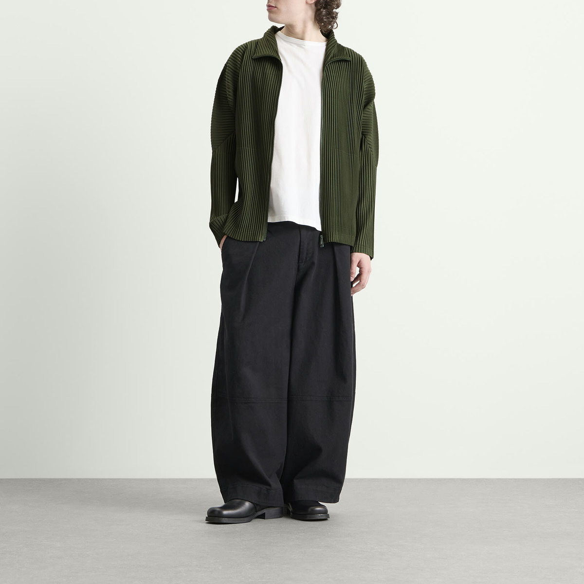 Homme Plissé Issey Miyake Men's Pleat Zip Up Cardigan in Duomo Door Green
