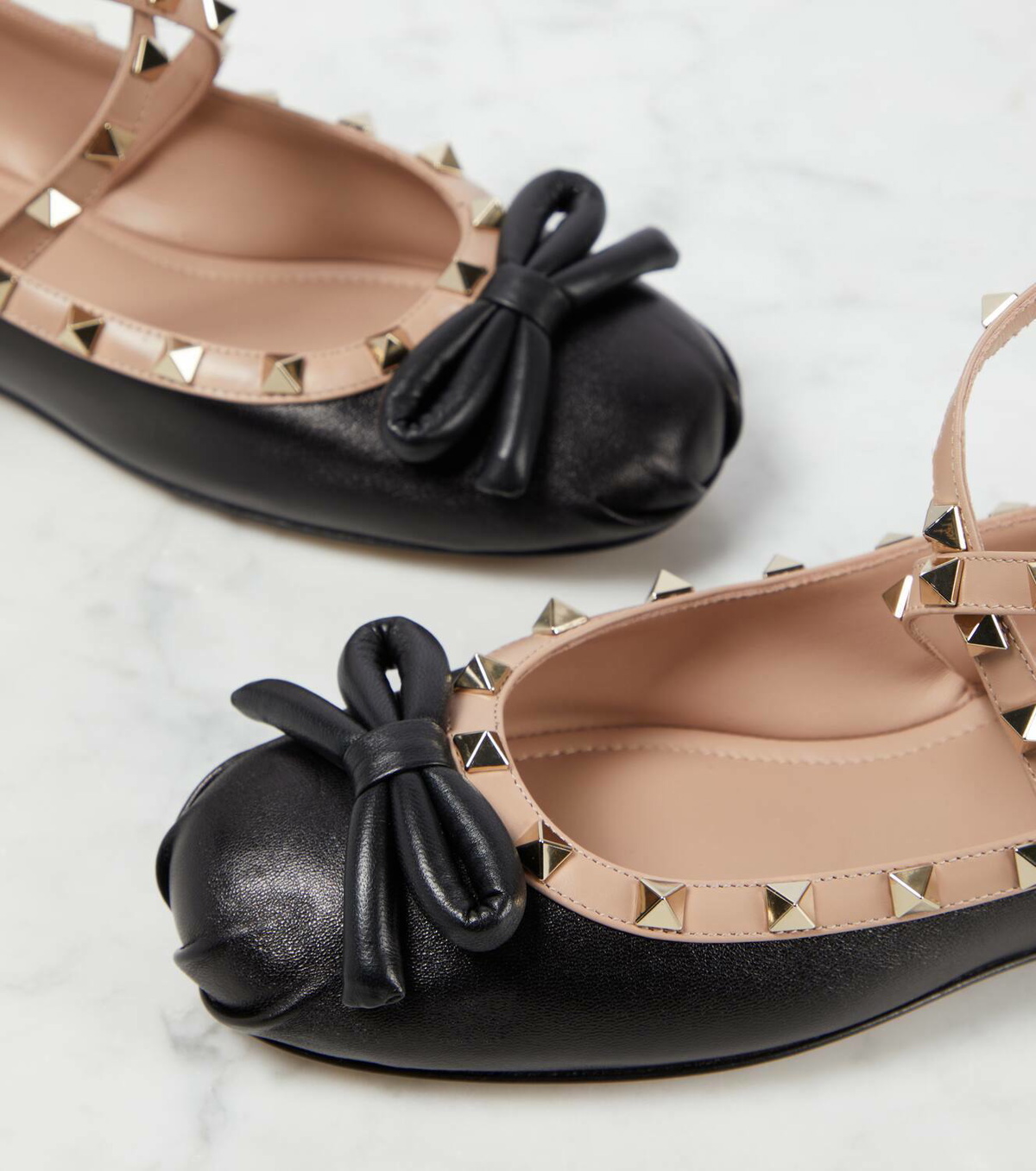 フラットシューズ VALENTINO LEATHER BALLET FLATS Valentino Garavani Rockstud leather ballet flats Valentino