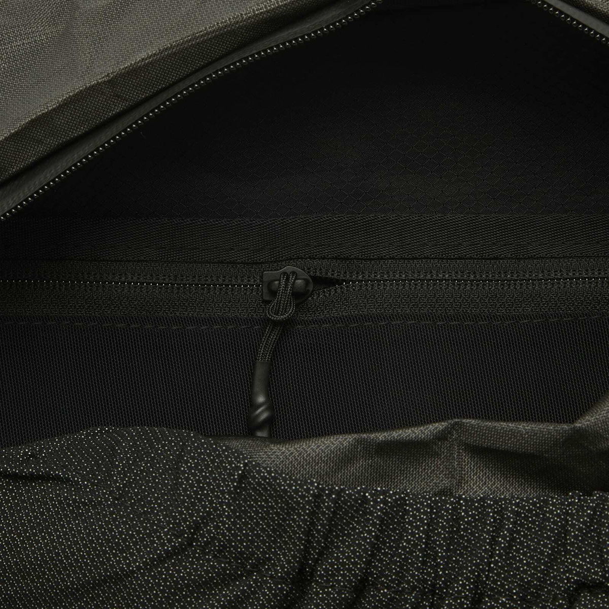 SEALSON SR4 Cross Body Bag in Black 